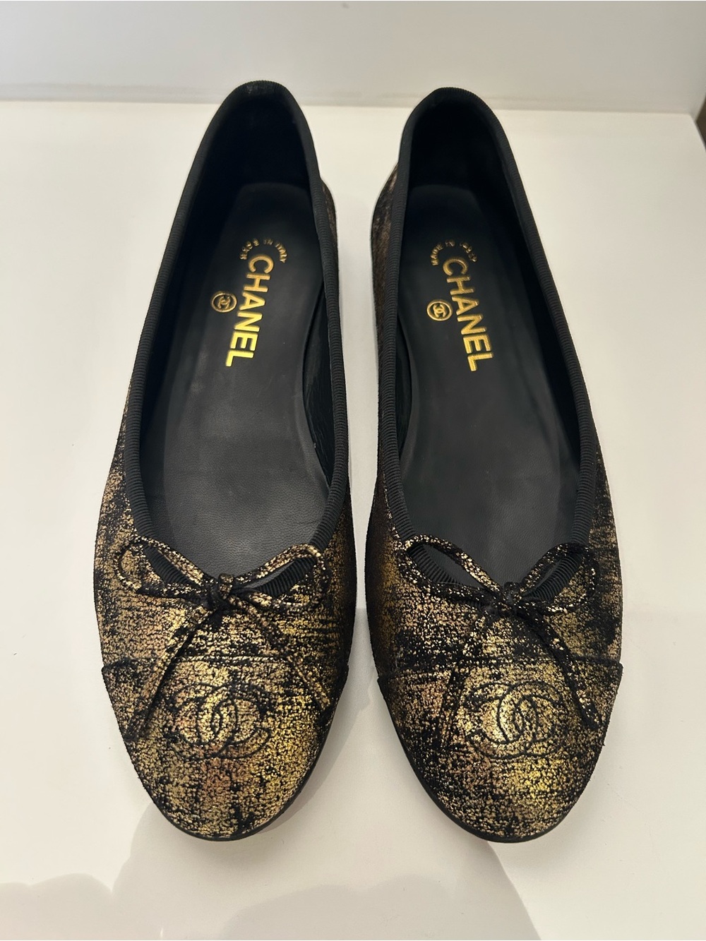 CHANEL Black with Gold Glitter CC Logo Ballet Flats 39.5